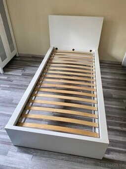 Prodám jednolůžkovou postel Malm IKEA s roštem