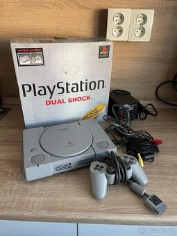 Playstation 1 s originální krabici