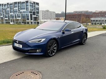 Tesla S 4x4 autopilot rv2018 najeto: 95000km Výměna