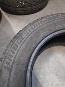 225/65R17 102H Bridgestone Blizzak LM-80 EVO