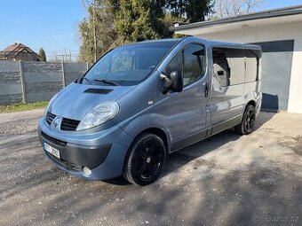 Renault Trafic passenger