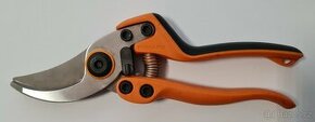 Fiskars PB-8 zahradní profesionální nůžky (M)