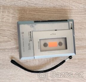 KAZETOVÝ REKORDÉR SANYO M1150 Z ROKU 1979 S VADOU - 1