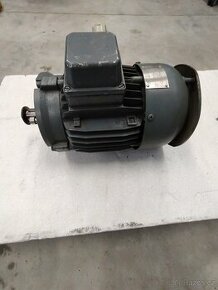 Přírubový elektromotor 230/380V 2.2 kw