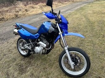 Yamaha XT600e - 1