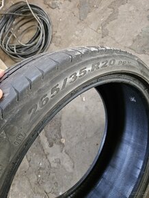 Pneu P Zero 265/35 R20 99Y