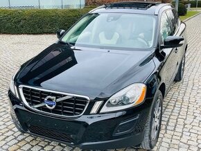 Volvo XC60 2.4D 4x4 MANUÁL KAMERA VÝHŘEV SERVISKA TAŽNÉ