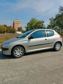 Peugeot 206 1.1i 44kW najeto pouze 52tis.km nové v ČR - 1