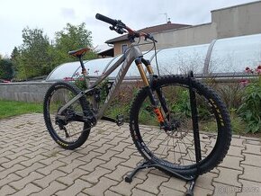 Prodám značkové Kanadské enduro kolo Devinci Django 27,5 S C