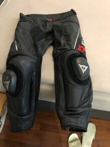 Kožené sportovní kalhoty Dainese velikost 54