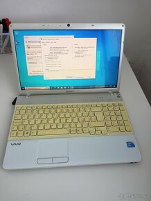 Notebook SONY VAIO PCG-71211M funkční za cenu displaye