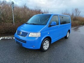 VOLKSWAGEN CARAVELLE 2.5TDI 128KW 4x4 1.MAJITEL 5MÍST