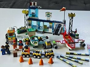 LEGO Juniors 10764 Hlavní městské letiště