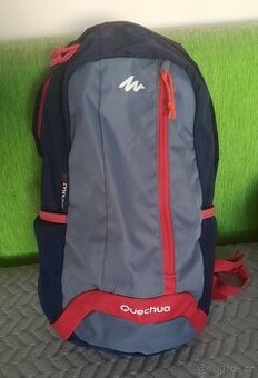 Turistický batoh DECATHLON 20l