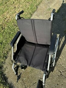 Odlehčený mechanický invalidní vozík meyra 3.940