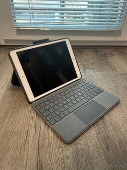 iPad 7. generace (2019) 128gb + logitech klávesnice s obalem - 1