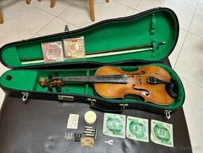 Stará viola housle