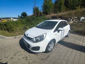 Kia Rio - 1