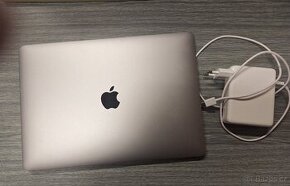 MacBook Air 13" (2019) Space