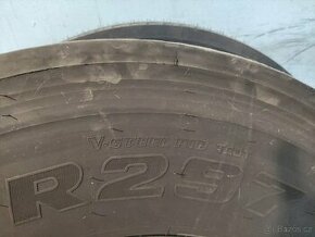 Bridgestone R297 12 R22,5 152L