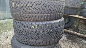 Prodám 2 zimní pneu GOODYEAR 235/40/19,cena je za 2 kusy.Pou