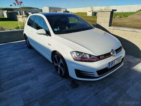 VW GOLF 7 GTI 2.0 TSI, manuál