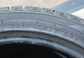 Zimní pneu 205/45 R18 88V