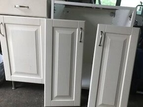2 kuchyňské skříňky Ikea