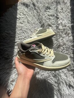 Travis Scott mocha low reps - 1