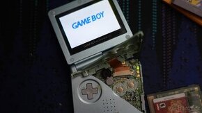 SHÁNÍM Gameboy advance SP na díly