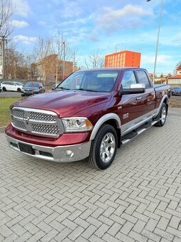 DODGE RAM Laramie 5.7 HEMI—2018—LONG—KŮŽE—TAŽNÉ 3.5t