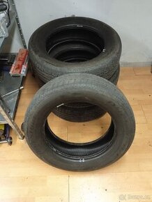 Letní pneu 215/60r17