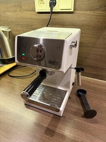 Pákový kávovar Delonghi