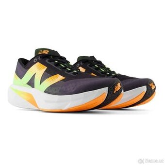 Pánské běžecké boty New Balance FuelCell Rebel v4