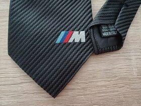 Pánská Kravata BMW M černá karbon efekt