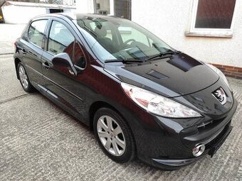 Peugeot 207 1.6 80 Kw Bez Koroze Slušní Stav 92 Tis Km