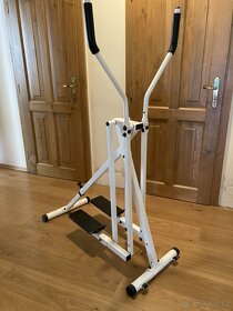 Fitness stroj stepper