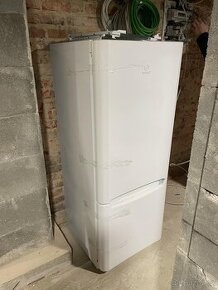 Lednice Indesit s mrazákem