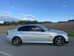 2005 BMW e90 325i manuál