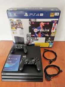 Playstation 4 Pro 1TB, 2 ovladače