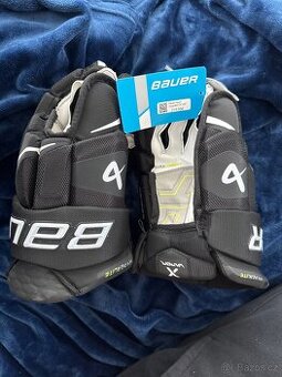 Nové hokejové rukavice Bauer Vapor Hyperlite Black 13” 14”