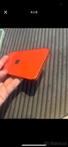 Iphone 12 red