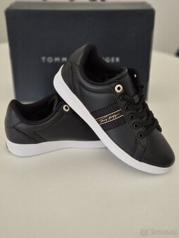 Tommy Hilfiger dámské kožené sneakers vel.36