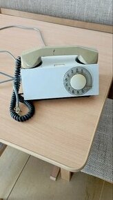 RETRO - telefonní přístroj