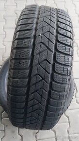 Prodám 2 x zimní pneu Pirelli 215/60/16