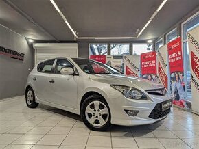 Hyundai i30 1.6CRDi 66kW VÝHŘEVY, KLIMA