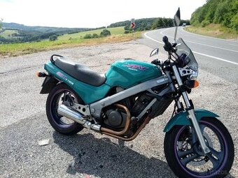 Honda NTV 650 REVERE