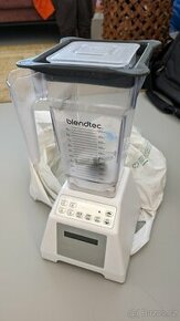 Blendtec smoothie mixer