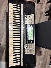 Yamaha psr 740