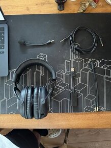 Sluchatka Logitech G Pro - 1